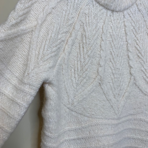 Universal Thread Soft Cream Oversized  Sweater - Picture 4 of 12